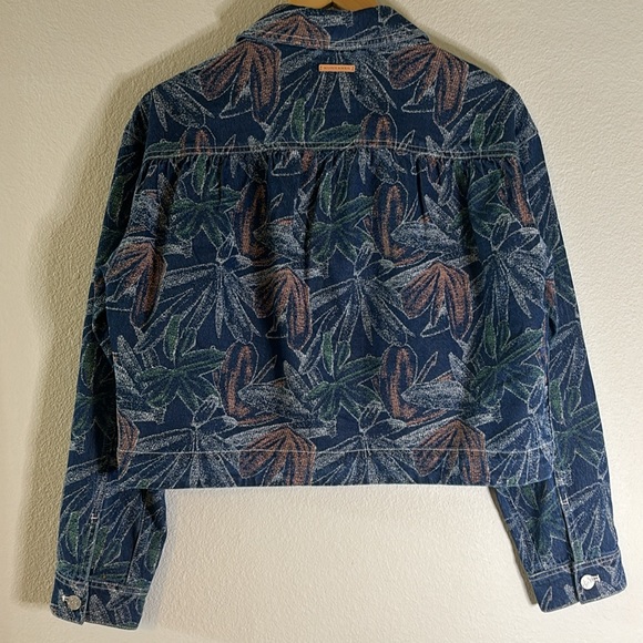 Scotch & Soda Jacquard Woven All Over Floral Denim Jacket - Picture 2 of 14